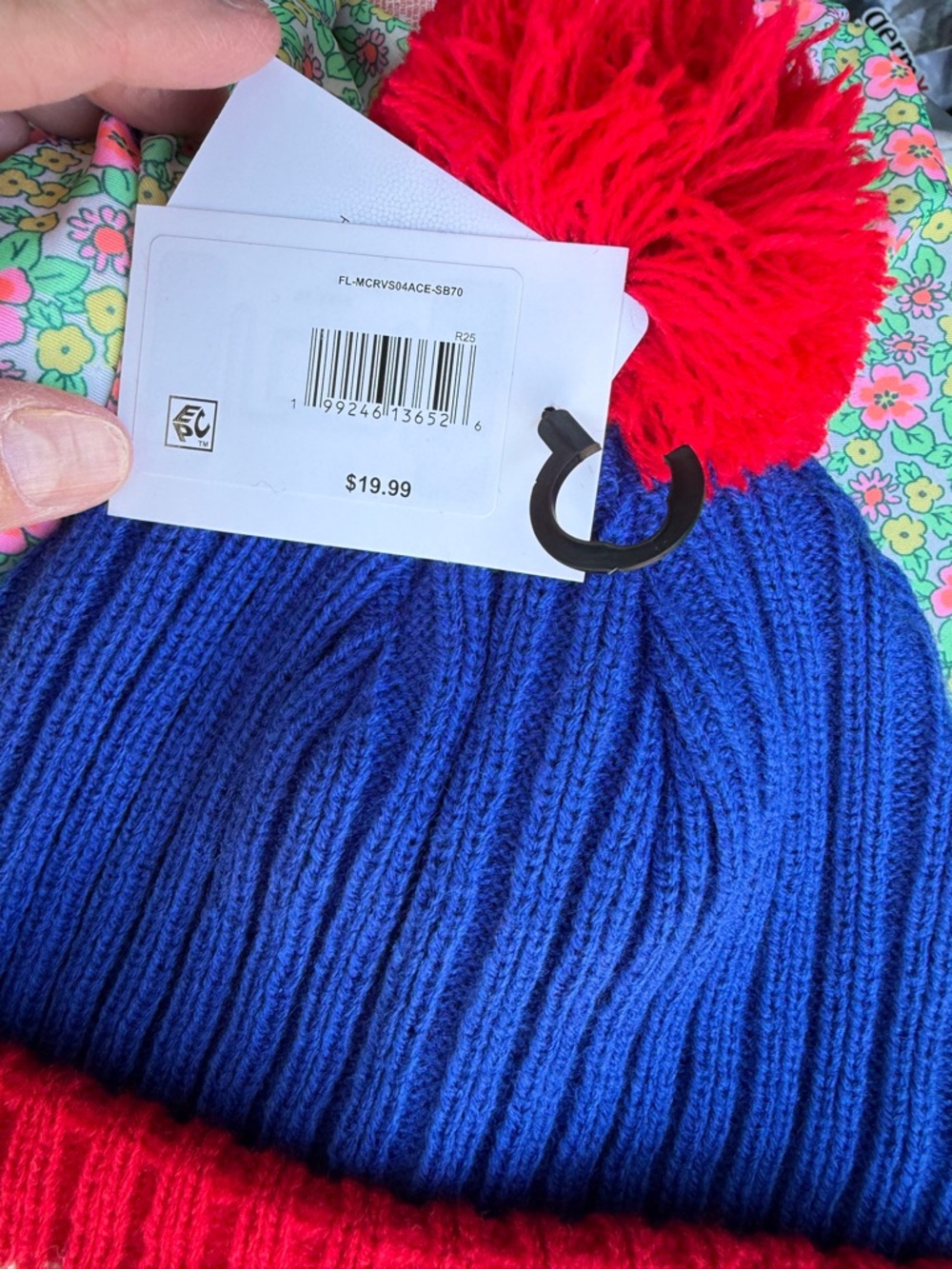 Kids Pom-Pom Knit Beanie Hat - Blue & Red Buffalo Bills NFL knit beanie new tags - Picture 2 of 4